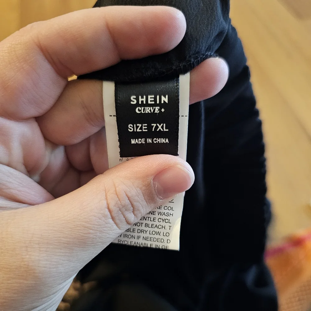 SHEIN Black Textured Top And Pants Set - Picture 5 of 5